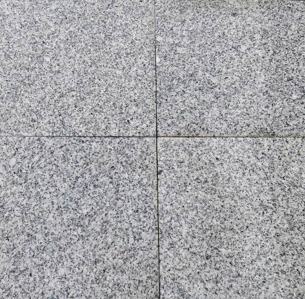 Granitfliesen Padang Cristallo poliert 61x30,5x1 cm | Attraktiver Preis pro m²